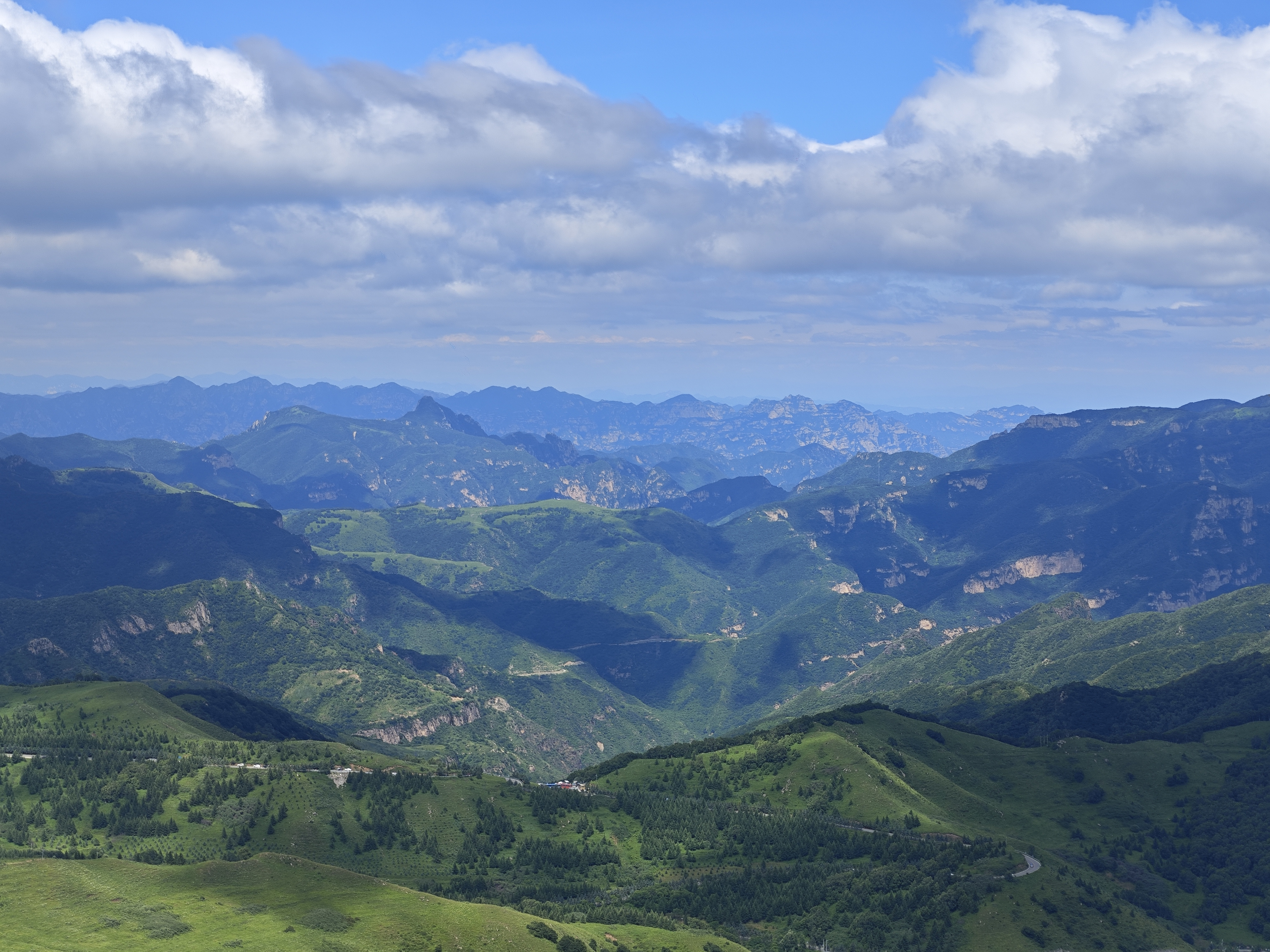 东灵山